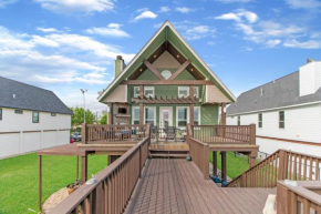 Luxury Waterfront Home Family and Pet Friendly Near Surfside Beach 11 Mins